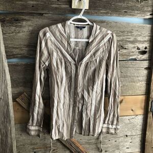 REITMANS size Med Tan striped button down blouse